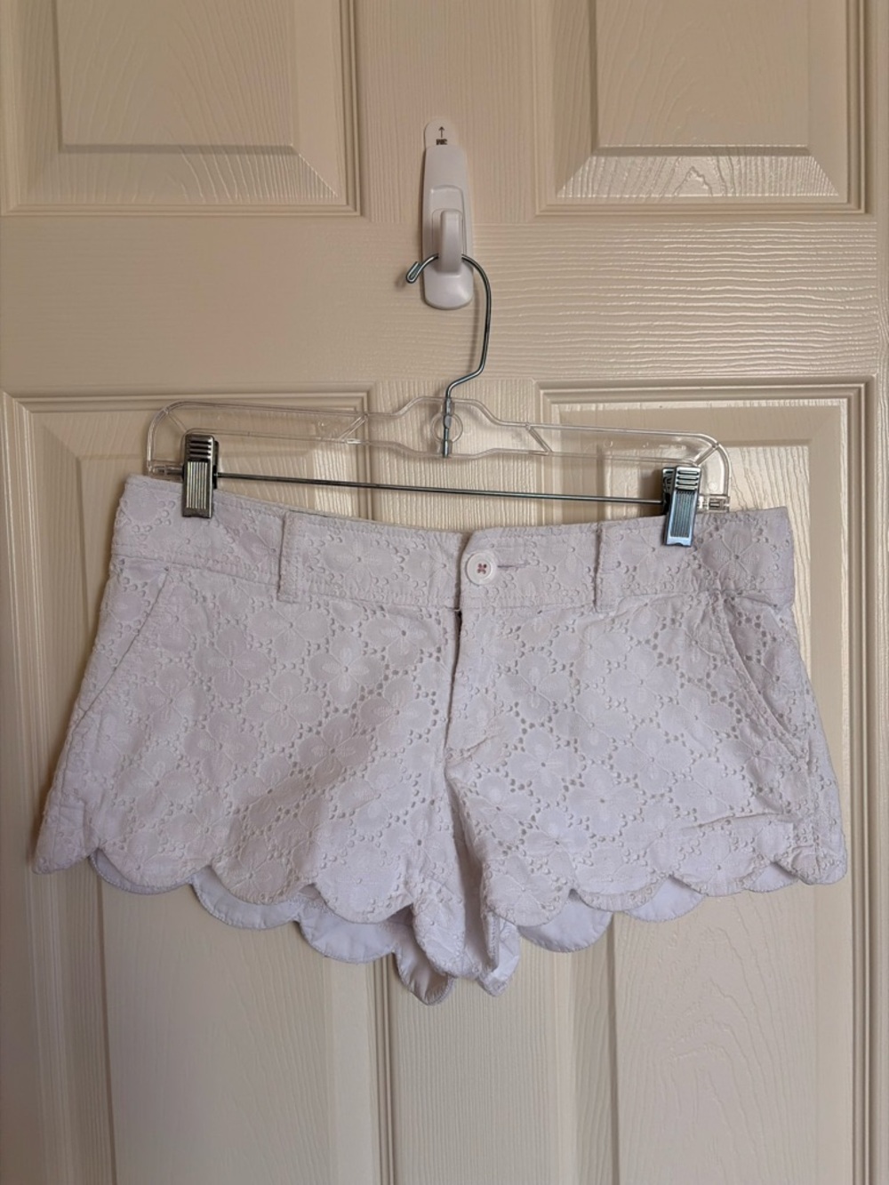 Vineyard Vines White Eyelet Scallop-Hem Short Shorts Size 4